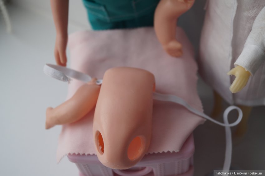 Первая выписка января. Отсутствие ресниц, глаз и волос - излечимо. Лечение неваляшки которая только лежала. Базироновые