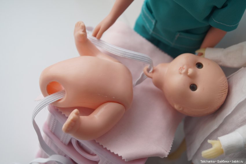 Первая выписка января. Отсутствие ресниц, глаз и волос - излечимо. Лечение неваляшки которая только лежала. Базироновые