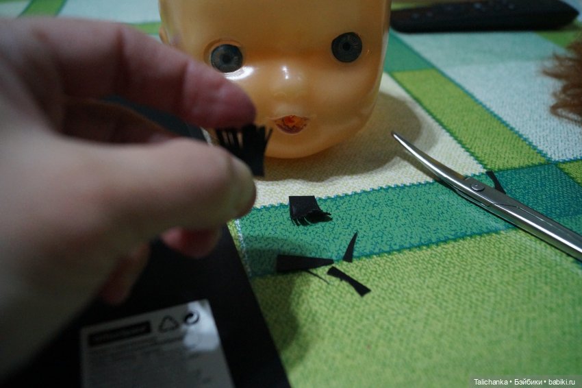 Вторая выписка января. Паяю пяточку. Лечение штырька у моргающего глазика, полная прошивка, замена ресничек, как убрать клей