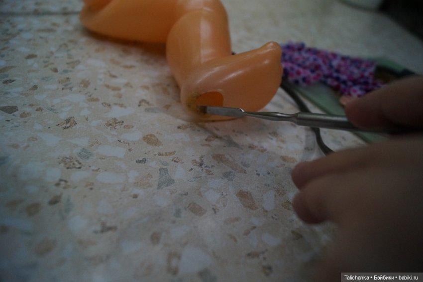 Вторая выписка января. Паяю пяточку. Лечение штырька у моргающего глазика, полная прошивка, замена ресничек, как убрать клей