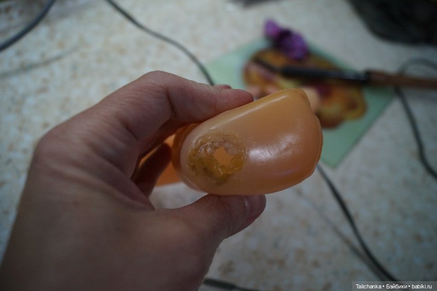 Вторая выписка января. Паяю пяточку. Лечение штырька у моргающего глазика, полная прошивка, замена ресничек, как убрать клей