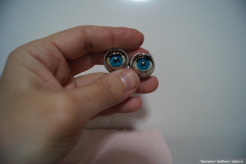 Вторая выписка января. Паяю пяточку. Лечение штырька у моргающего глазика, полная прошивка, замена ресничек, как убрать клей