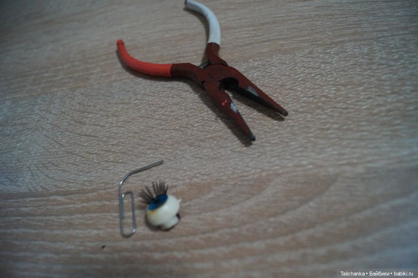 Вторая выписка января. Паяю пяточку. Лечение штырька у моргающего глазика, полная прошивка, замена ресничек, как убрать клей