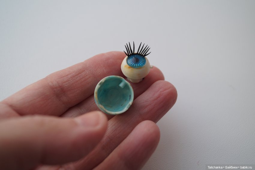 Вторая выписка января. Паяю пяточку. Лечение штырька у моргающего глазика, полная прошивка, замена ресничек, как убрать клей