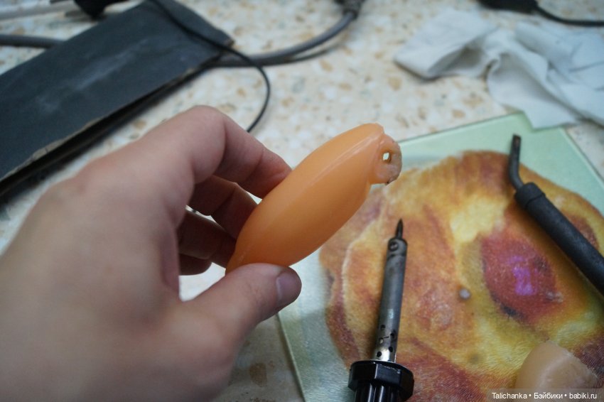 Третья выписка января. Лечение советской куклы: пайка крепления руки, новые реснички, допрошивка волос. Ремонт шеи винтажной