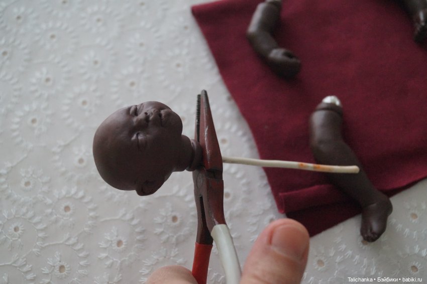 Вторая выписка февраля. Чудо рождения новой кукольной жизни. Разбитая куколка с утратой кусочка пластика - выздоровела.