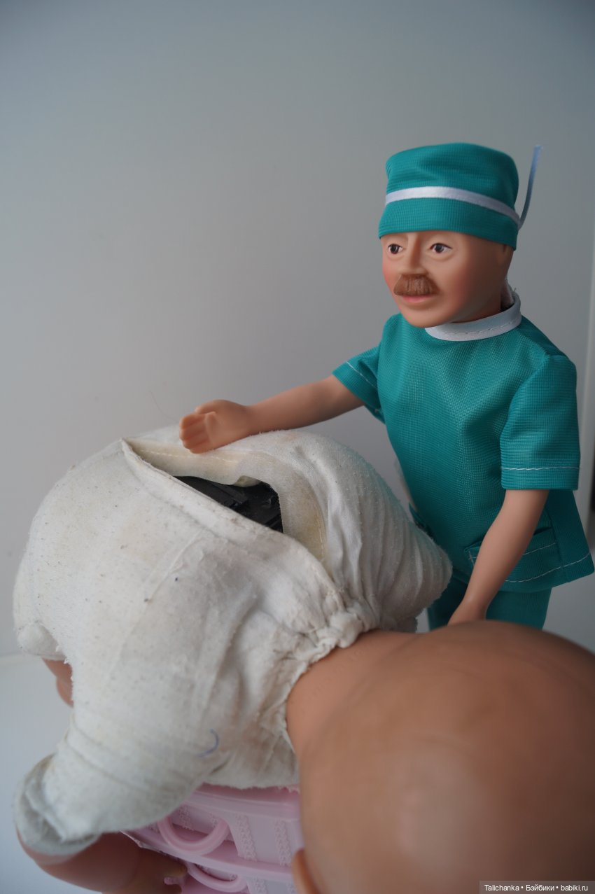 Четвёртая выписка февраля. Чисто мужская выписка. Как закрепить голову, которая заваливается на бок. Нейрохирург снова в