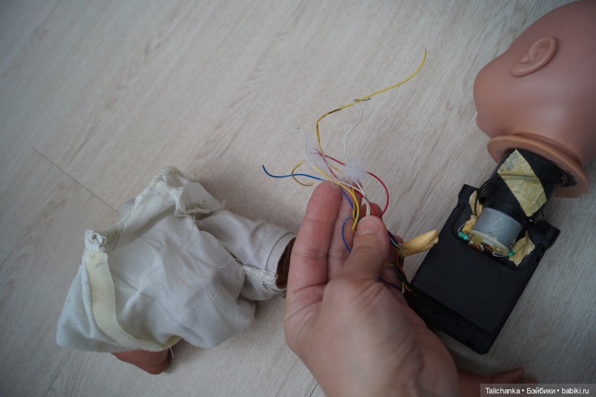 Четвёртая выписка февраля. Чисто мужская выписка. Как закрепить голову, которая заваливается на бок. Нейрохирург снова в