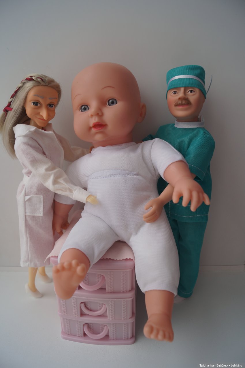 Первая выписка марта. Малышей отмыли и нарядили. Восстановление причёсок милым девушкам