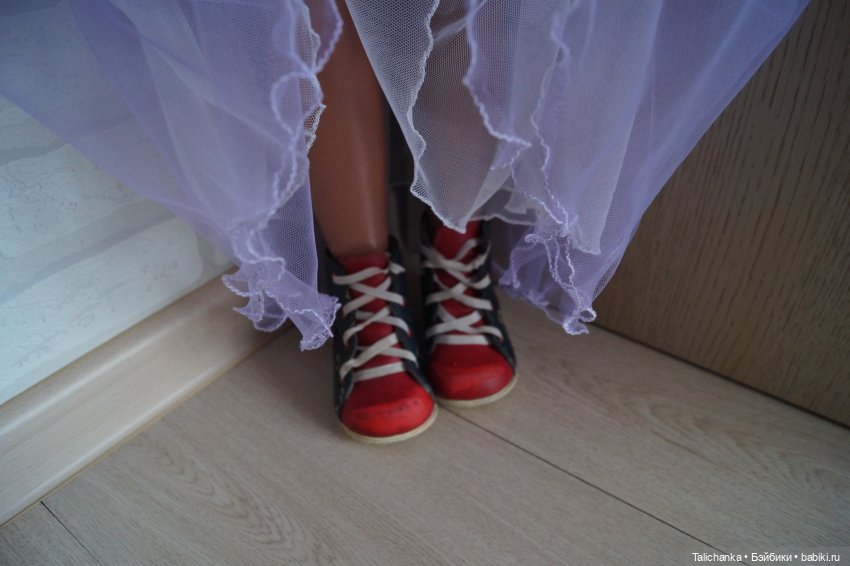 Первая выписка марта. Малышей отмыли и нарядили. Восстановление причёсок милым девушкам