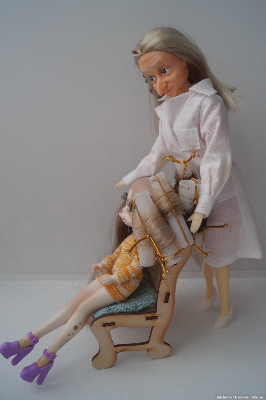 Первая выписка марта. Малышей отмыли и нарядили. Восстановление причёсок милым девушкам