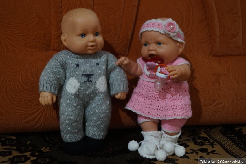 Первая выписка марта. Малышей отмыли и нарядили. Восстановление причёсок милым девушкам