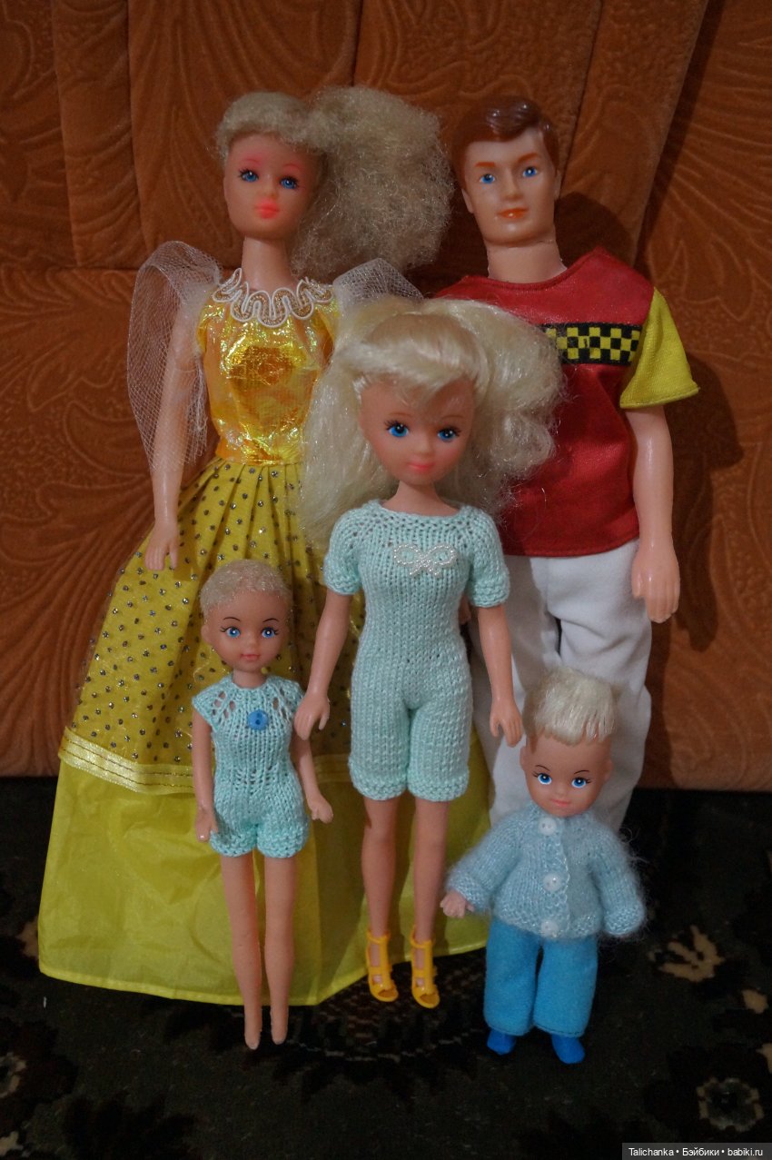 Первая выписка марта. Малышей отмыли и нарядили. Восстановление причёсок милым девушкам