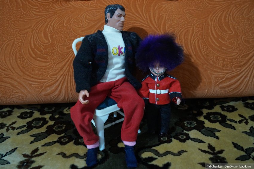 Вторая выписка марта. Замена порванного мягкого тела. Как починить коляску, если потерялась ручка. Британский гвардеец