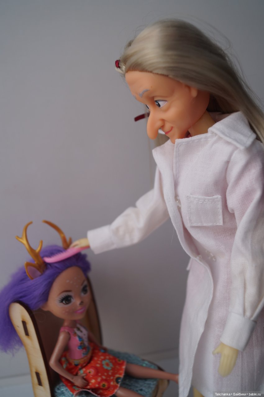 Третья выписка марта. Допрошиваю подстриженного испанчика. Гуашь или акварель - что лучше окрасит выгоревший пластик.