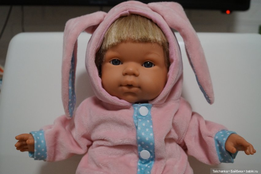 Третья выписка марта. Допрошиваю подстриженного испанчика. Гуашь или акварель - что лучше окрасит выгоревший пластик.