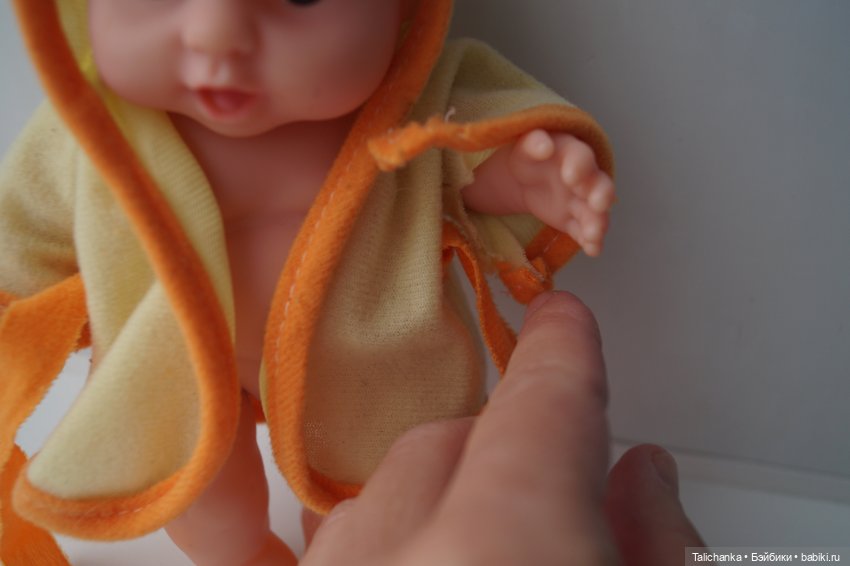 Третья выписка марта. Допрошиваю подстриженного испанчика. Гуашь или акварель - что лучше окрасит выгоревший пластик.