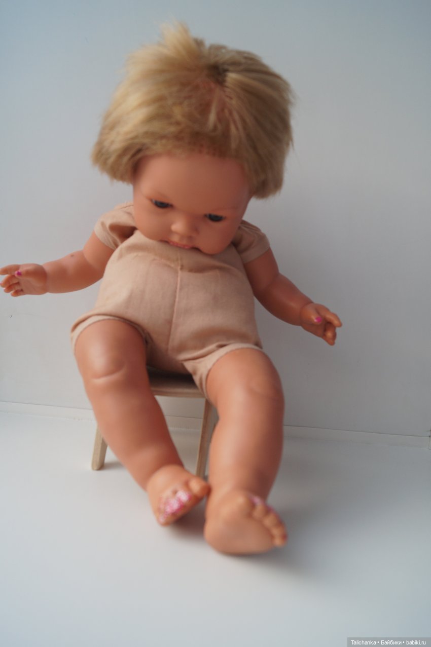 Третья выписка марта. Допрошиваю подстриженного испанчика. Гуашь или акварель - что лучше окрасит выгоревший пластик.