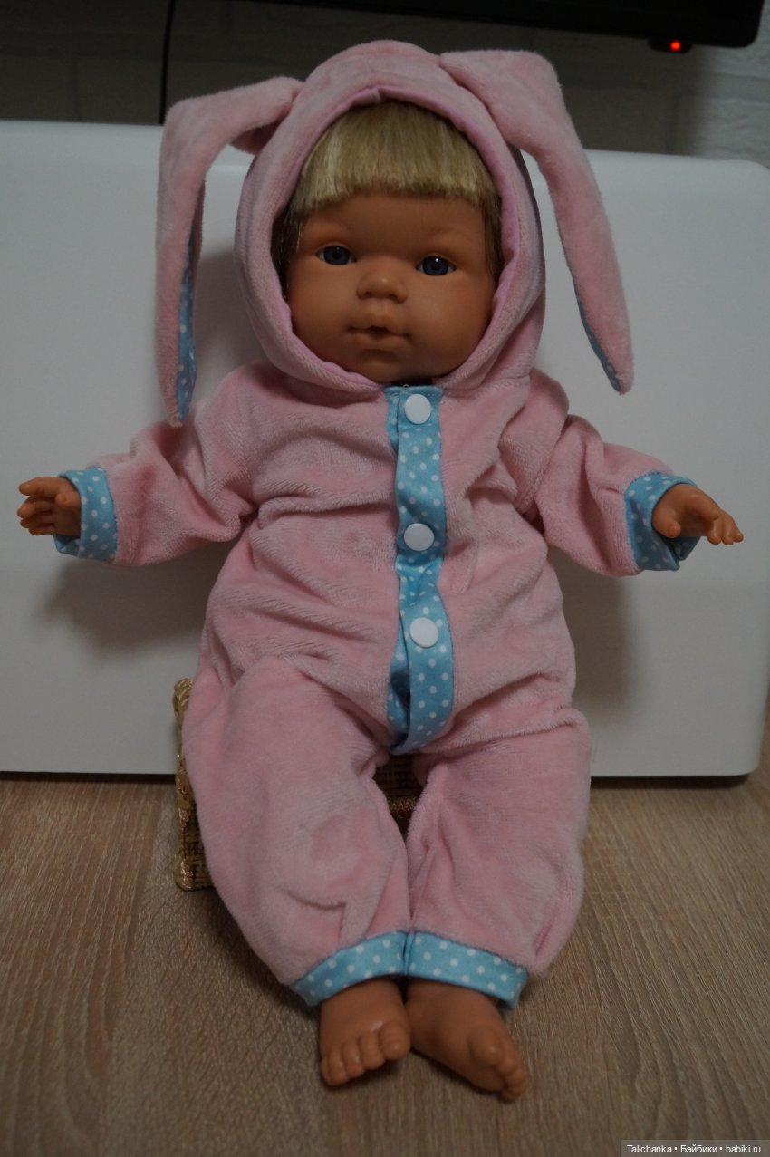 Третья выписка марта. Допрошиваю подстриженного испанчика. Гуашь или акварель - что лучше окрасит выгоревший пластик.