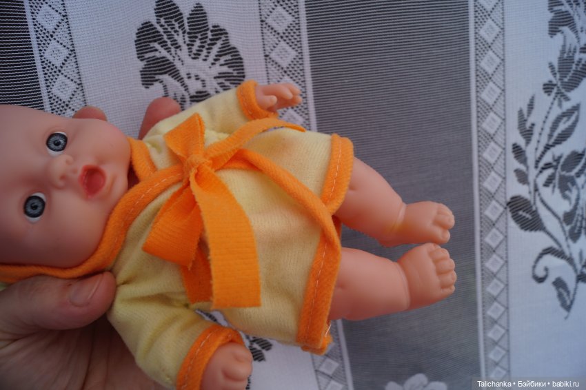 Третья выписка марта. Допрошиваю подстриженного испанчика. Гуашь или акварель - что лучше окрасит выгоревший пластик.