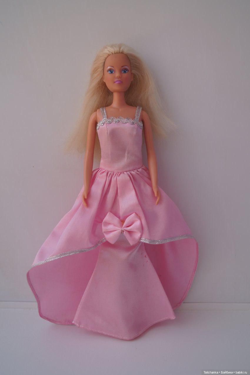 Четвёртая выписка марта. Вылечилась коровка, Алиса снова красавица, паяем поросёнка, красим глазки, наводим красоту