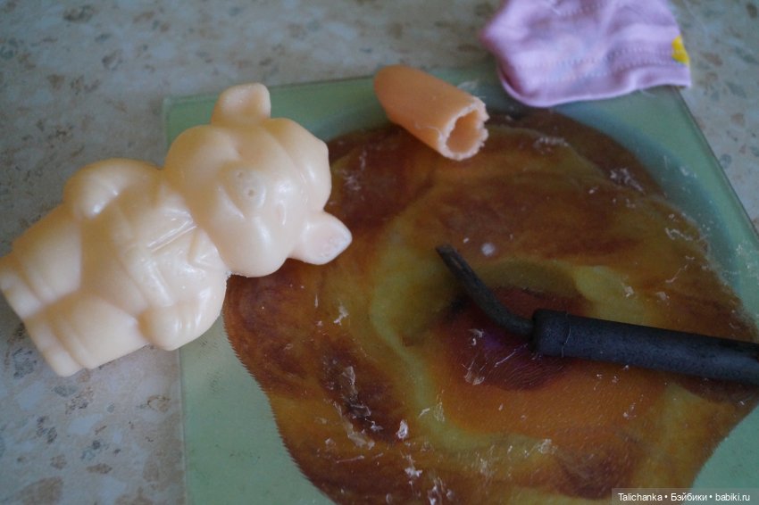 Четвёртая выписка марта. Вылечилась коровка, Алиса снова красавица, паяем поросёнка, красим глазки, наводим красоту