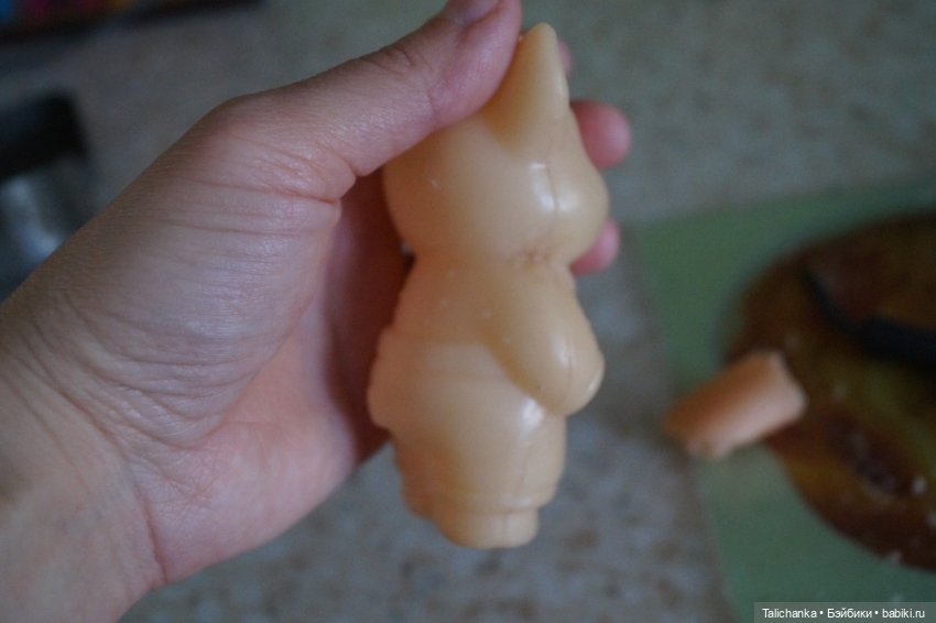 Четвёртая выписка марта. Вылечилась коровка, Алиса снова красавица, паяем поросёнка, красим глазки, наводим красоту