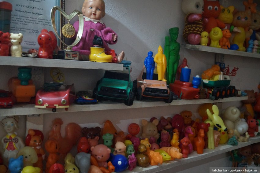 Четвёртая выписка марта. Вылечилась коровка, Алиса снова красавица, паяем поросёнка, красим глазки, наводим красоту