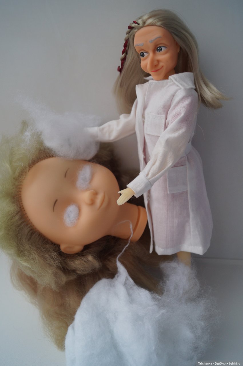 Первоапрельская выписка. Паяем сильно погрызенные ножки. Ставим донорские глазки. Возвращаем волосам былую красоту. Шьём