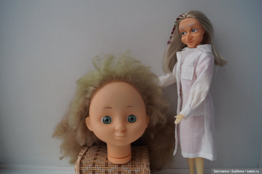 Первоапрельская выписка. Паяем сильно погрызенные ножки. Ставим донорские глазки. Возвращаем волосам былую красоту. Шьём