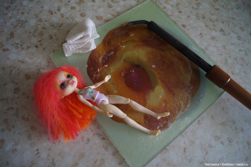 Первоапрельская выписка. Паяем сильно погрызенные ножки. Ставим донорские глазки. Возвращаем волосам былую красоту. Шьём