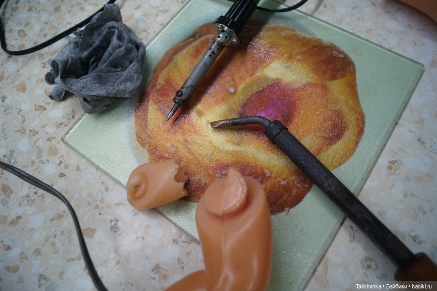 Вторая апрельская выписка. Две прошивки за неделю. Паяю двух пациентов: крепление ноги, наращиваю стопу. + Бонус с выставки