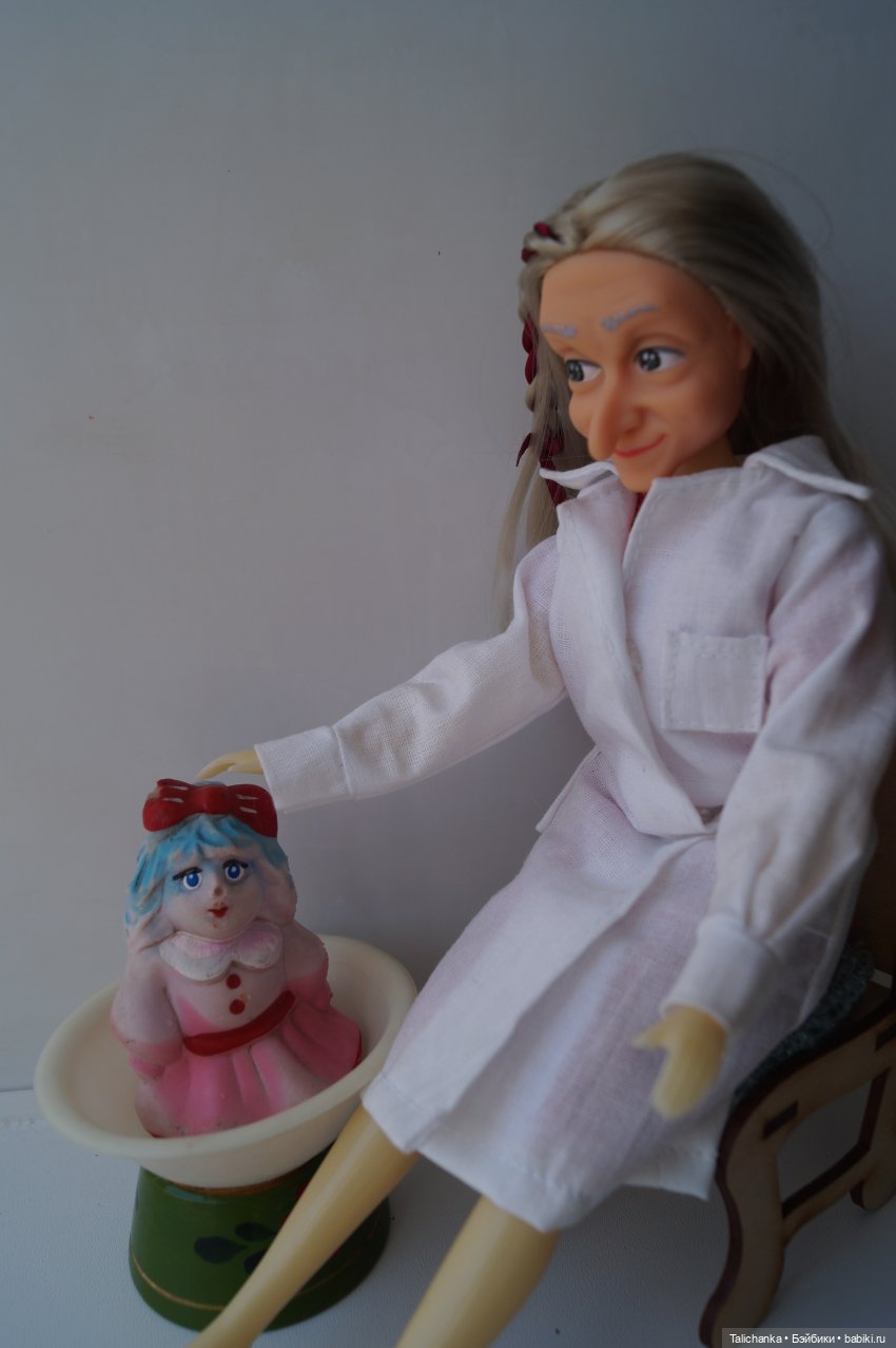 Третья выписка апреля. Лечим мягкие игрушки. Мальвина подкрасилась, Эйвери прошита заново, Насте восстановили локоны