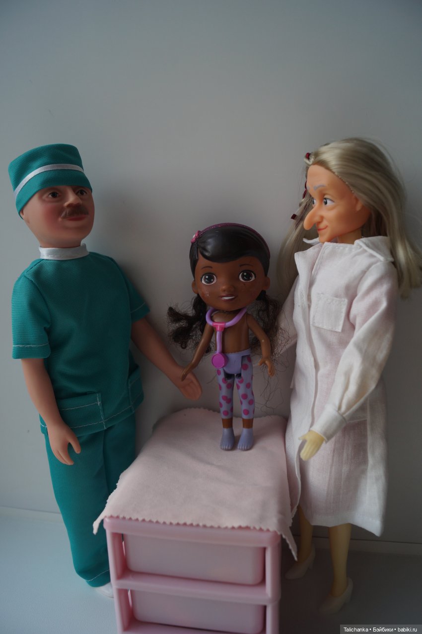 Четвёртая выписка апреля. Снова лечится мягкая игрушка. Доктор Плюшева обрела вторую косичку и наряд. Клей+сода лечит