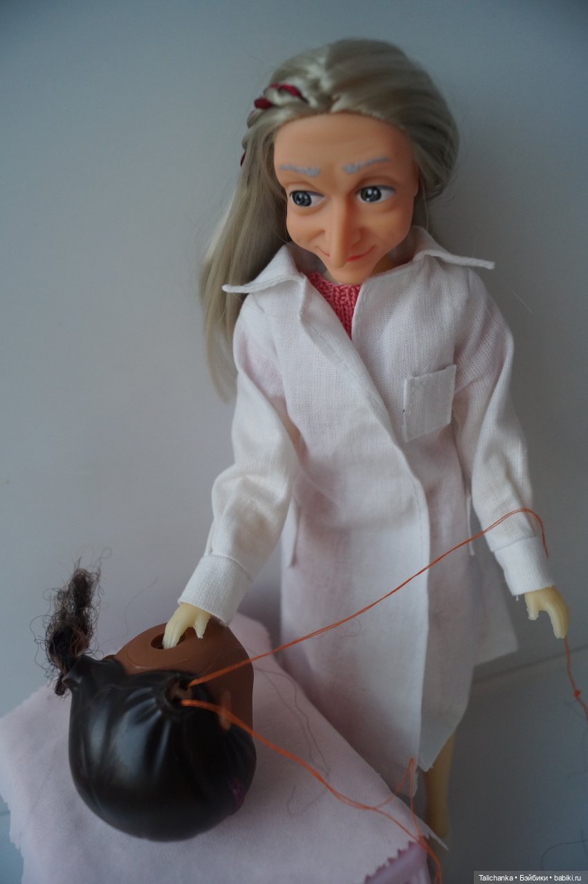 Четвёртая выписка апреля. Снова лечится мягкая игрушка. Доктор Плюшева обрела вторую косичку и наряд. Клей+сода лечит