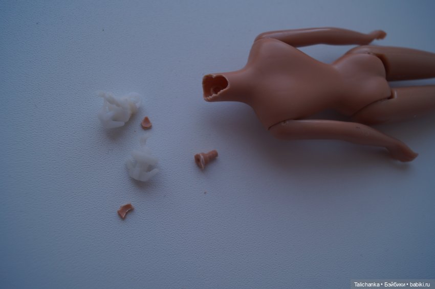 Четвёртая выписка апреля. Снова лечится мягкая игрушка. Доктор Плюшева обрела вторую косичку и наряд. Клей+сода лечит