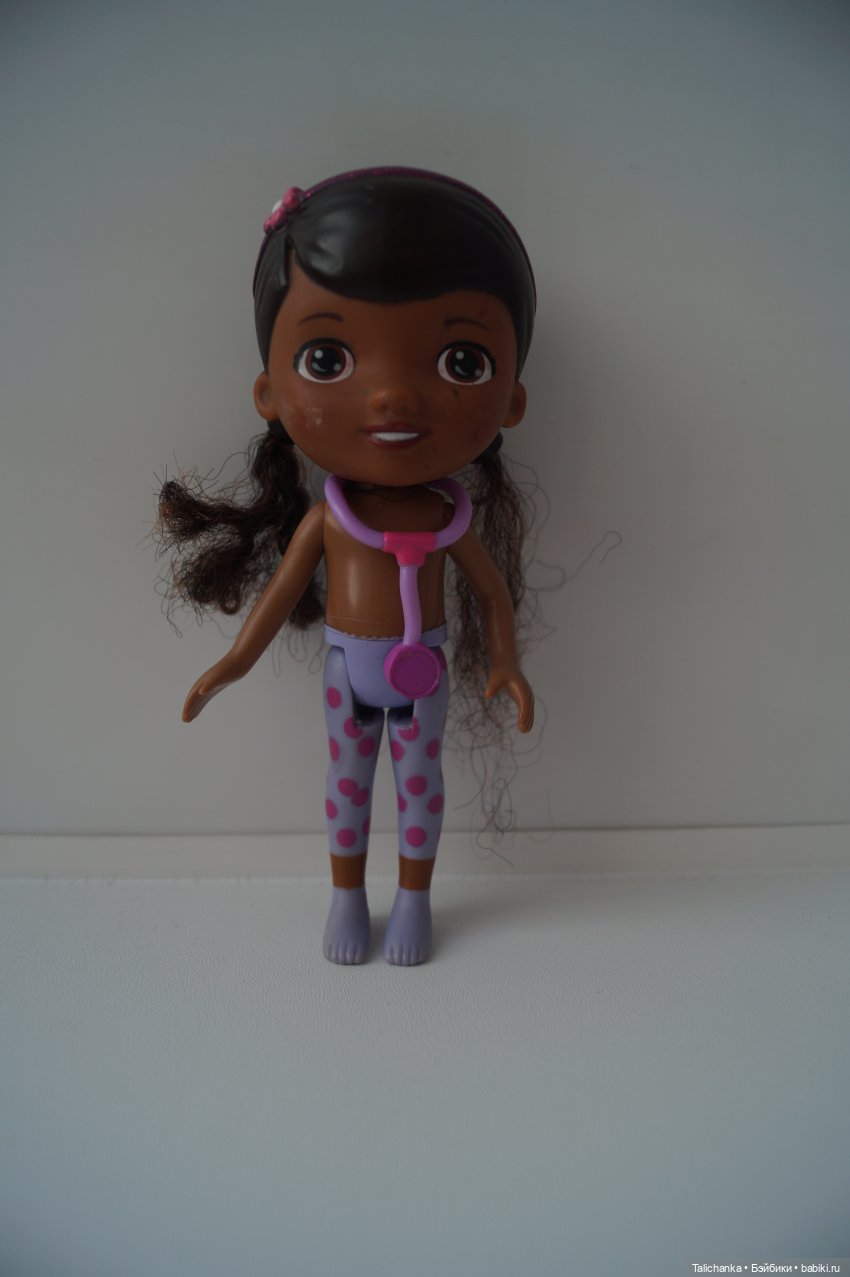 Четвёртая выписка апреля. Снова лечится мягкая игрушка. Доктор Плюшева обрела вторую косичку и наряд. Клей+сода лечит