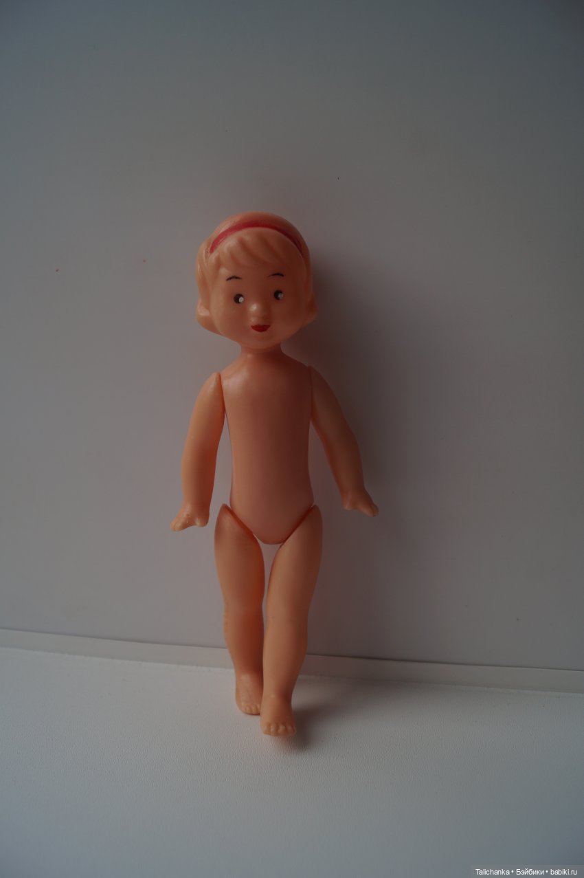 Четвёртая выписка апреля. Снова лечится мягкая игрушка. Доктор Плюшева обрела вторую косичку и наряд. Клей+сода лечит