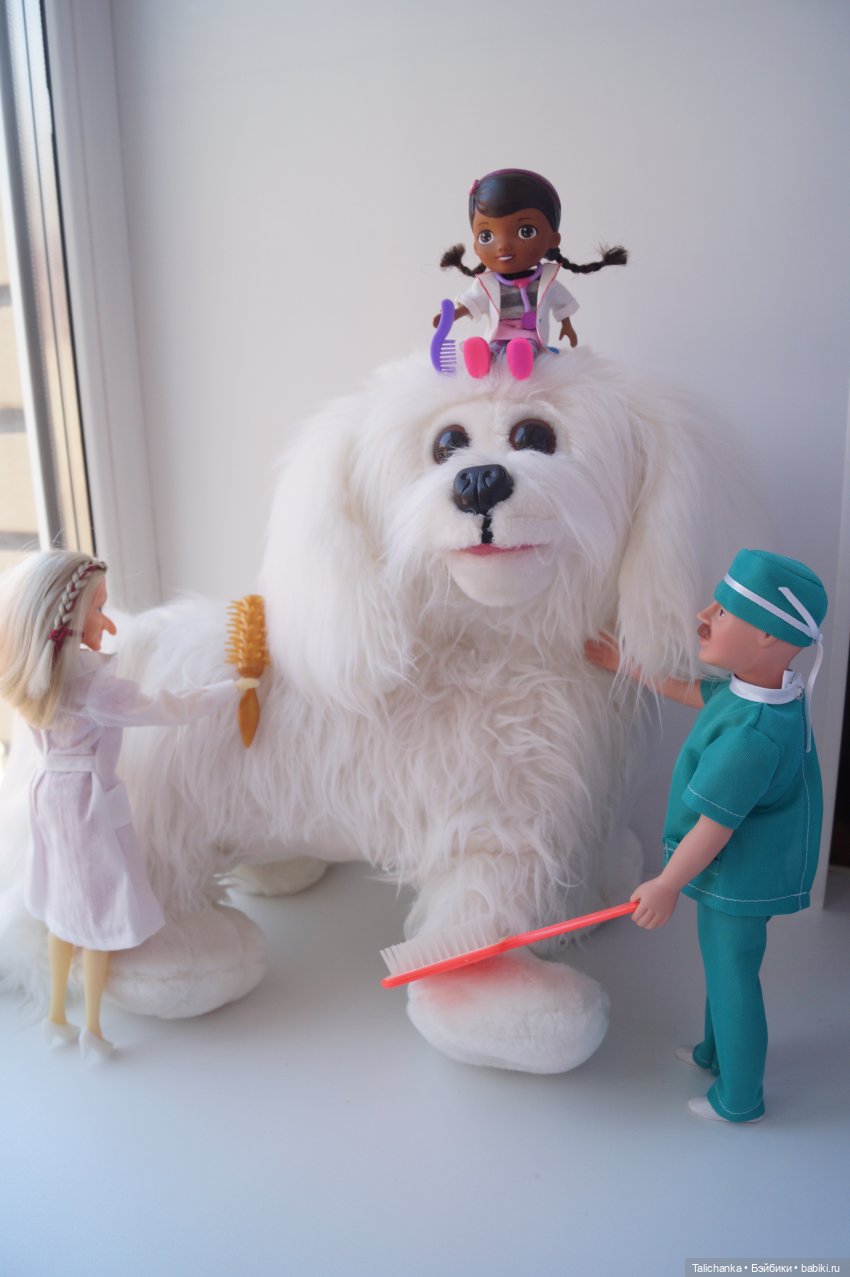 Четвёртая выписка апреля. Снова лечится мягкая игрушка. Доктор Плюшева обрела вторую косичку и наряд. Клей+сода лечит