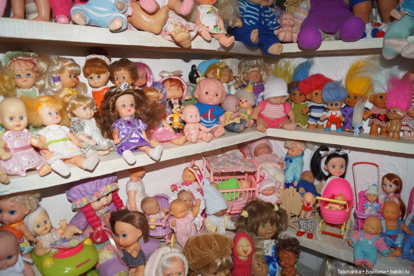 Пятая выписка апреля. Паяю Катю, наводим красоту девочкам: частичная допрошивка, шьём наряды. Сашеньке вернули зрение