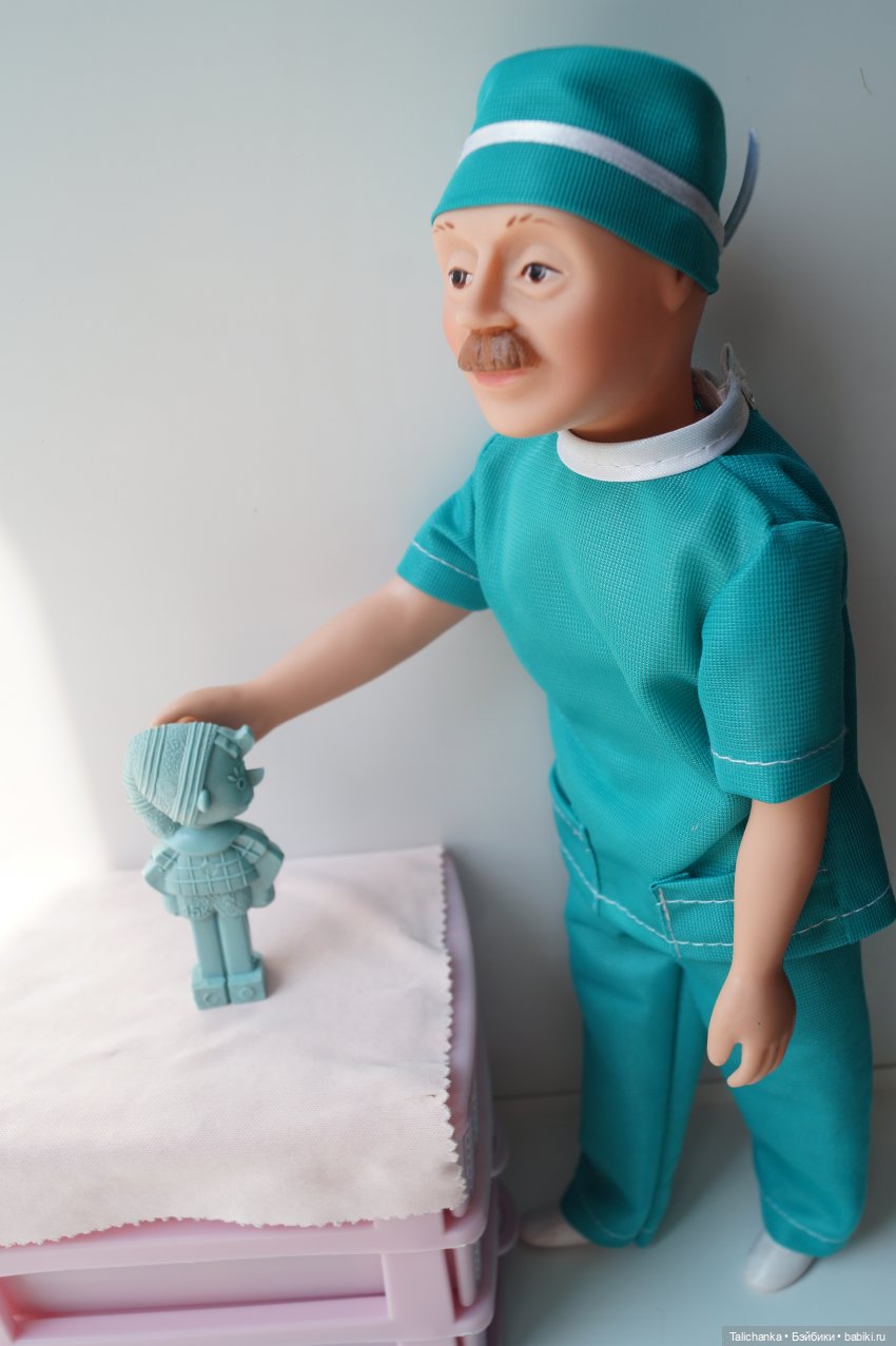 Четвёртая выписка мая. Заглаживаем покусы ножек паяльником. Доктор Плюшева работает не покладая рук. Приводим в порядок