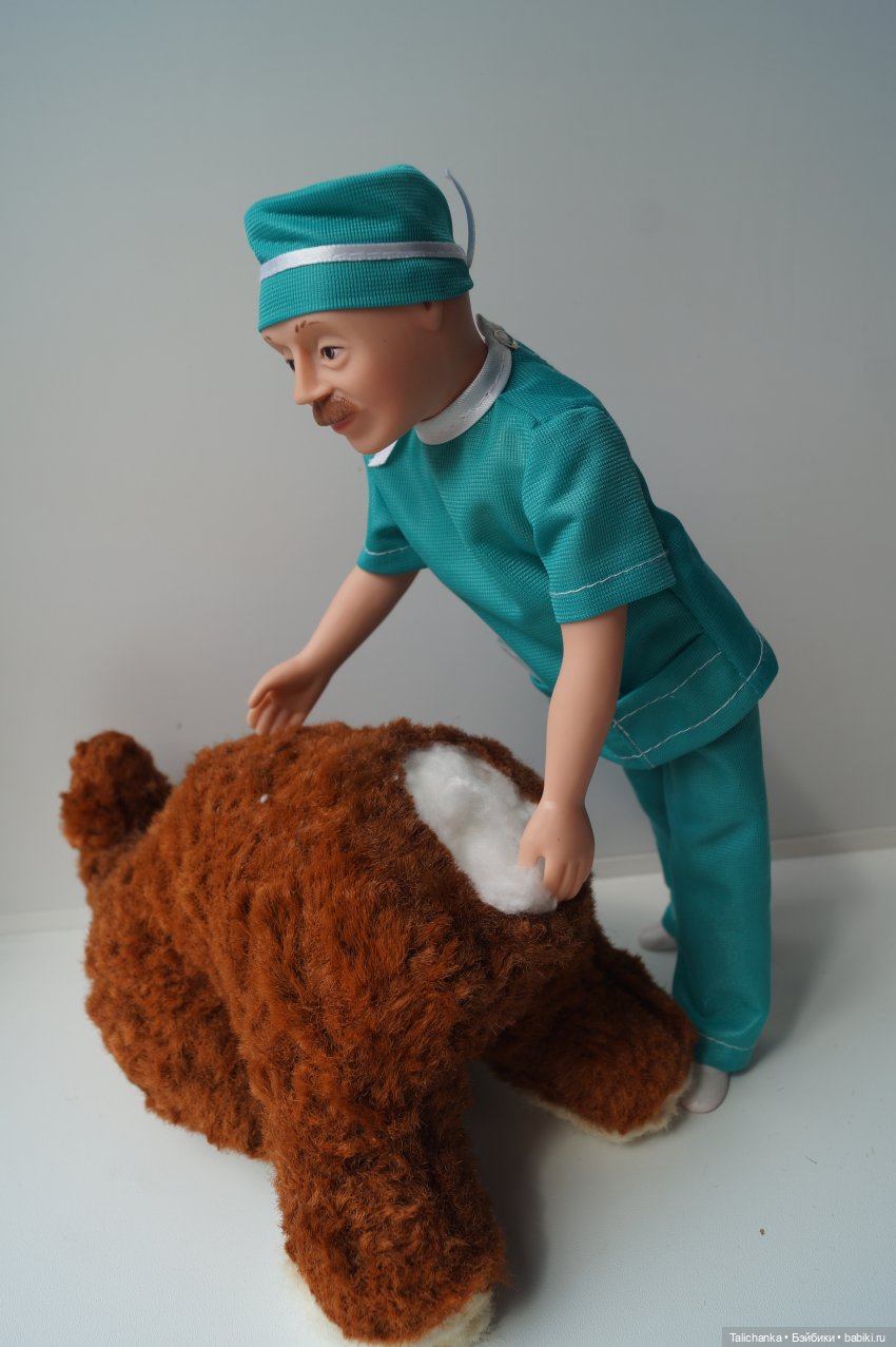 Четвёртая выписка мая. Заглаживаем покусы ножек паяльником. Доктор Плюшева работает не покладая рук. Приводим в порядок