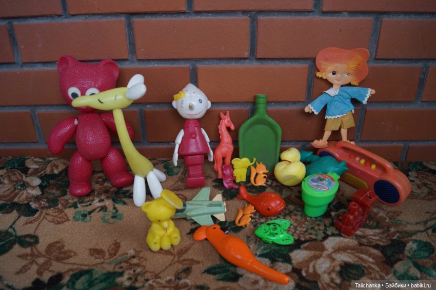 Два пакета с куклами и игрушками (фото 5)