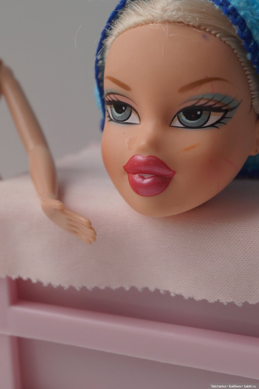 Первая выписка сентября. Паяем сломанное крепление руки. Возвращаем крылышки фее. Создаём куклу из одной головы. Паяем