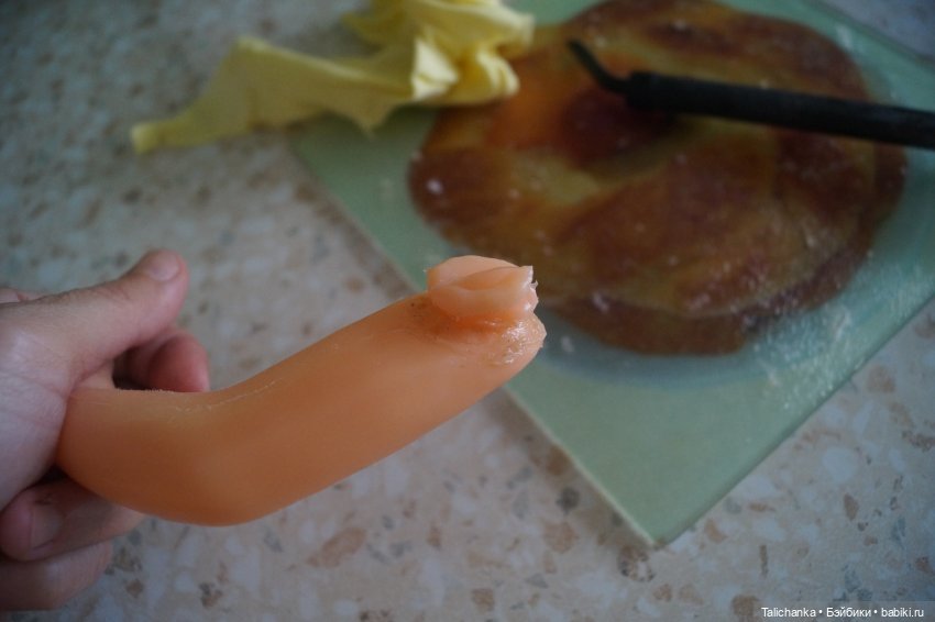 Первая выписка сентября. Паяем сломанное крепление руки. Возвращаем крылышки фее. Создаём куклу из одной головы. Паяем