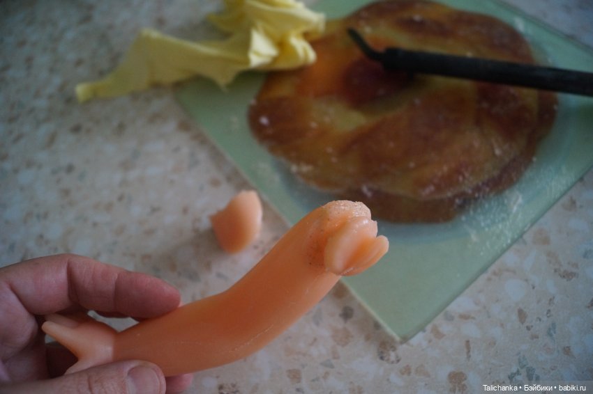 Первая выписка сентября. Паяем сломанное крепление руки. Возвращаем крылышки фее. Создаём куклу из одной головы. Паяем