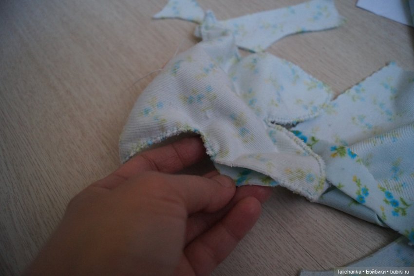 Первая выписка сентября. Паяем сломанное крепление руки. Возвращаем крылышки фее. Создаём куклу из одной головы. Паяем