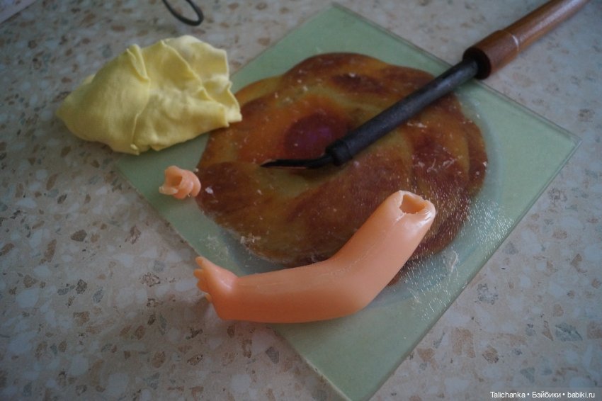 Первая выписка сентября. Паяем сломанное крепление руки. Возвращаем крылышки фее. Создаём куклу из одной головы. Паяем