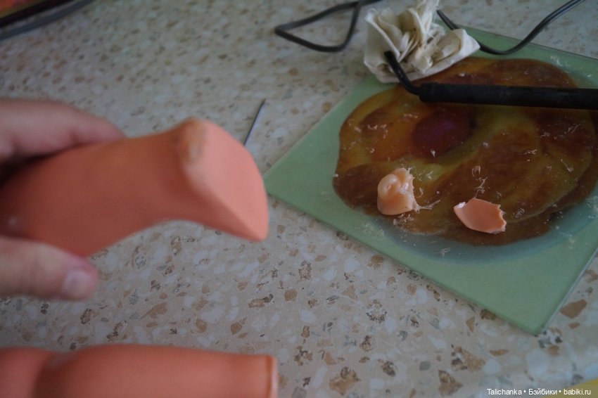 Вторая выписка сентября. Работает ли базирон на советском пластике? Паяем пяточки, разрыв рта. Допрошивка немочки и китаечки