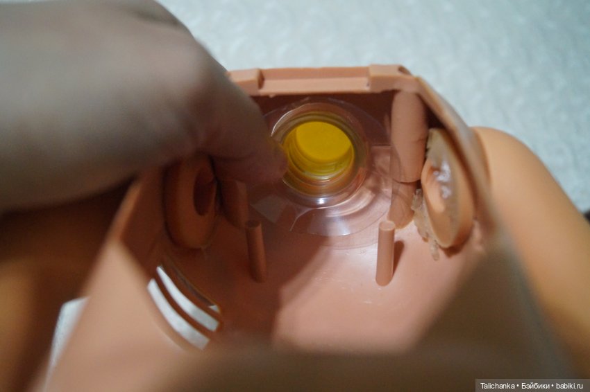 Четвёртая выписка ноября Срезана часть шеи - используем пластиковую бутылку Клеим перелом шейного крепления Перетяжка